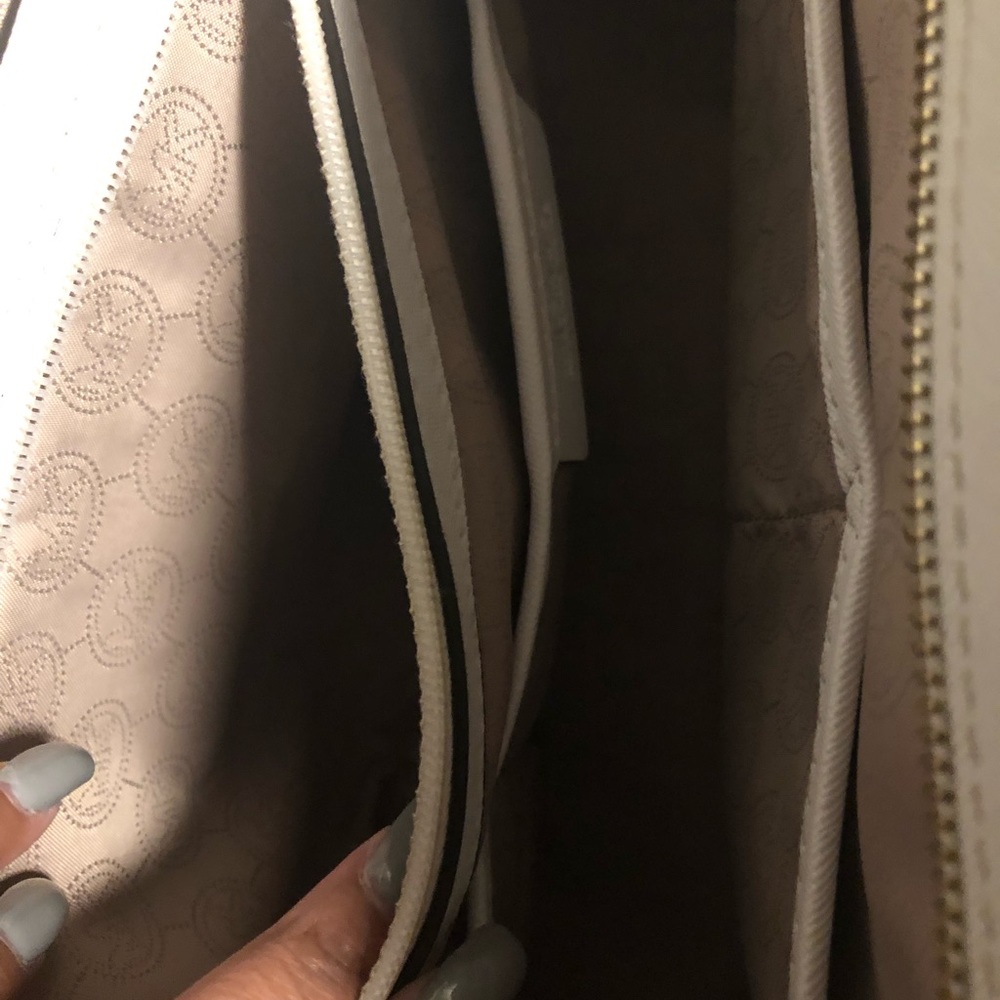 Authentic Michael Kors Handbag - image 7